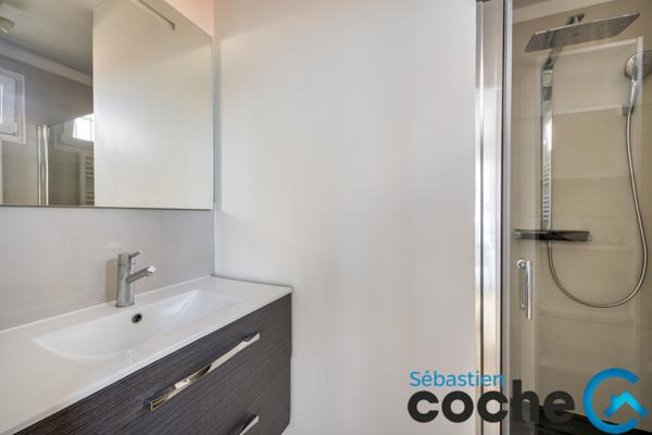 Lyon (69003) ATTIQUE / MAISON SUR LE TOIT MONTCHAT