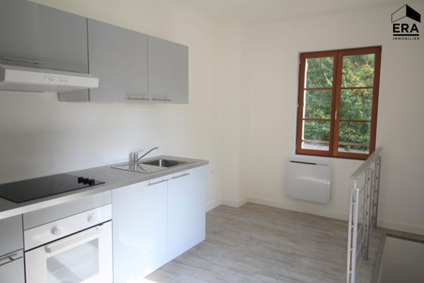 ATYPIQUE F3 AVEC TERRASSE ET PARKING