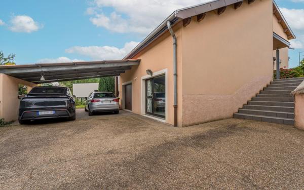 Maison à vendre    6 pièces • 212,52 m2 Lyon 9