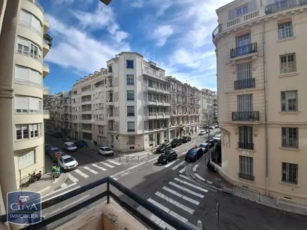 Appartement à louer 2 pièces 62.18m²