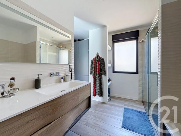 Maison à vendre  6 pièces - 211,10 m 2   LE TEICH  - 33