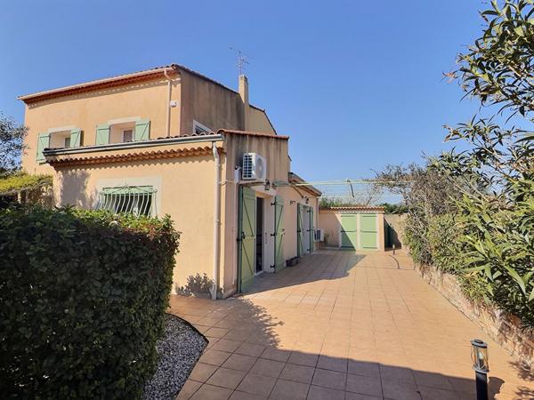 Les Camoins Marseille 13011- Maison de type 6 avec terrasse, terrain arboré avec garage, caves et dépendance
