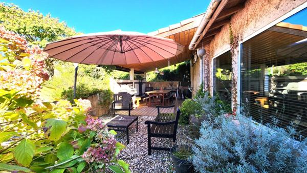 Ensemble Immobilier de 2 logements avec piscine intérieur + Terrain