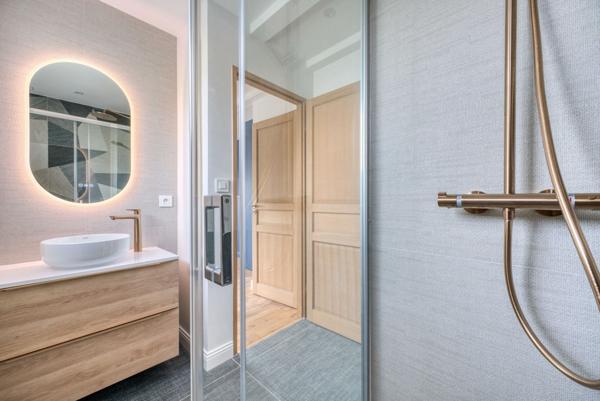 Propriété de standing avec Local Commercial à proximité des Parcs