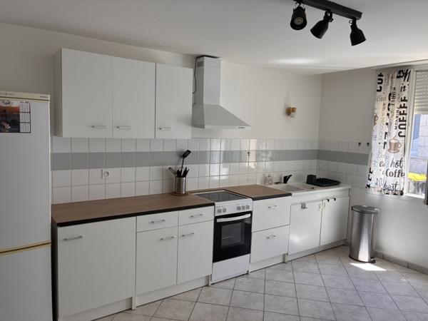Maison à louer 630 € CC Reignac 4 p 118 m² DPE C