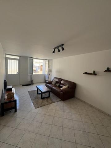 Maison à louer 630 € CC Reignac 4 p 118 m² DPE C