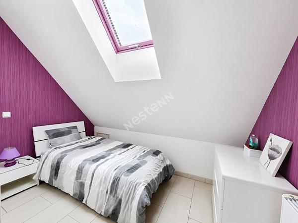 Ensemble immobilier avec maison principale et dépendance habitable