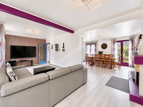Ensemble immobilier avec maison principale et dépendance habitable