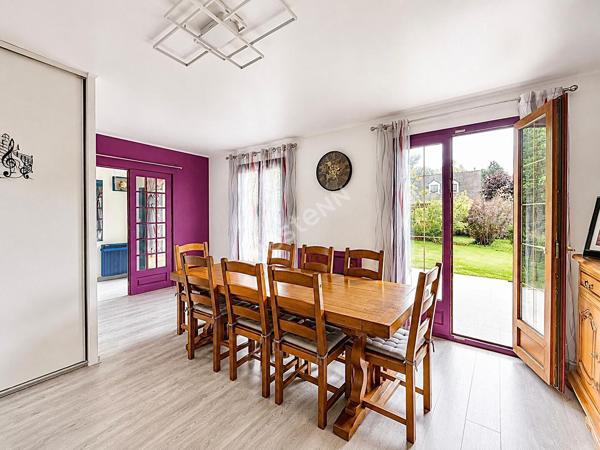 Ensemble immobilier avec maison principale et dépendance habitable