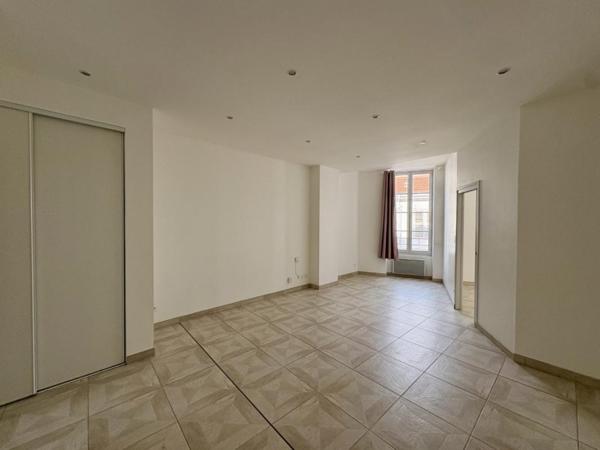 APPARTEMENT A LOUER A ROANNE - CENTRE VILLE
