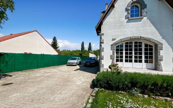 Maison à vendre    6 pièces • 192,57 m2 Orléans