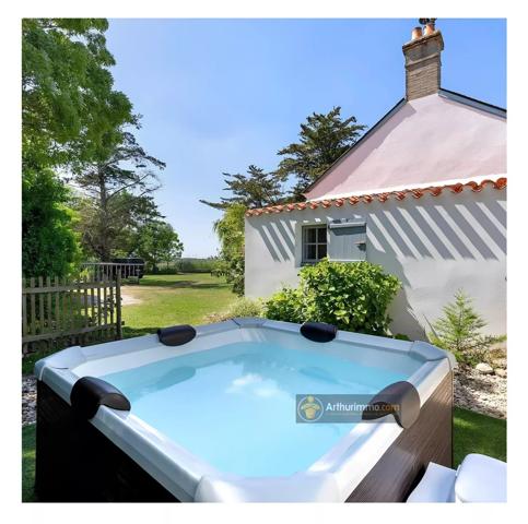 Vente                                                      Maison
                        
                     4 pièces                      84 m2                     à Saint-Jean-de-Monts