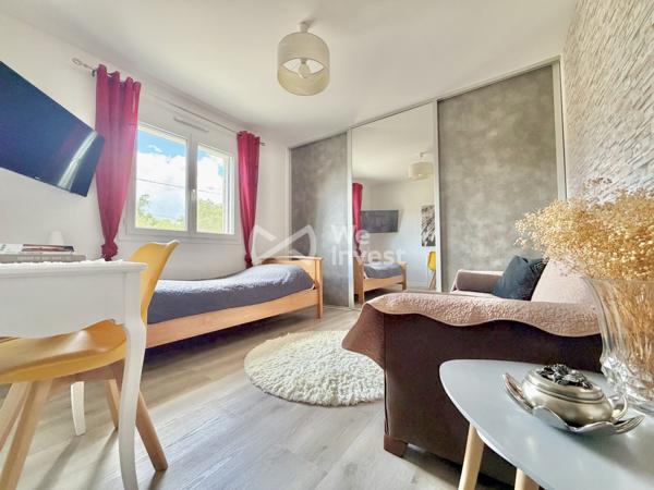 Villa de type 8, sous-sol complet, piscine, pool house, jardin clos et arboré.