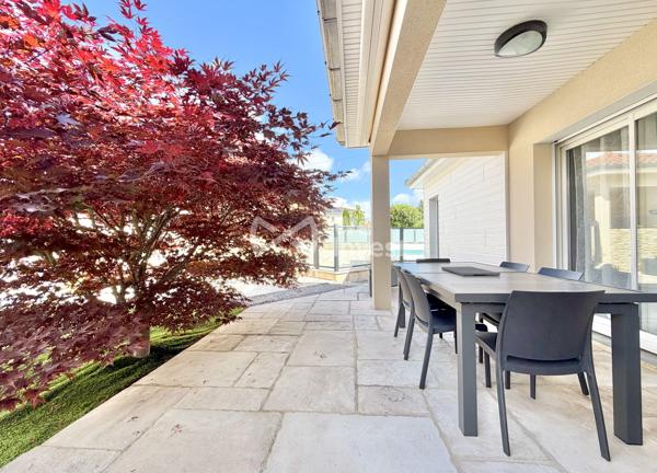 Villa de type 8, sous-sol complet, piscine, pool house, jardin clos et arboré.