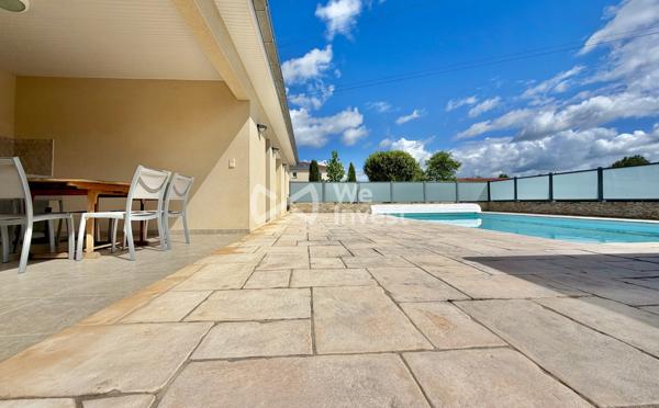 Villa de type 8, sous-sol complet, piscine, pool house, jardin clos et arboré.