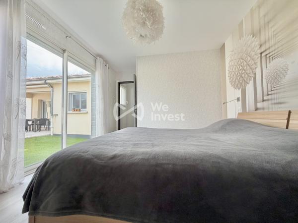 Villa de type 8, sous-sol complet, piscine, pool house, jardin clos et arboré.