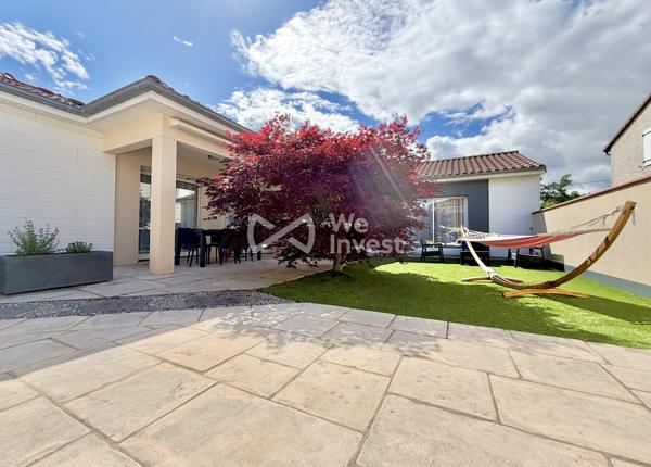 Villa de type 8, sous-sol complet, piscine, pool house, jardin clos et arboré.