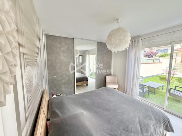Villa de type 8, sous-sol complet, piscine, pool house, jardin clos et arboré.