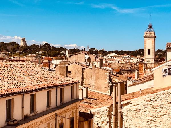 P3 ATYPIQUE DE 84 M² – CŒUR DE L’ÉCUSSON – NÎMES