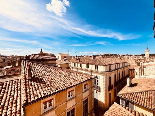 P3 ATYPIQUE DE 84 M² – CŒUR DE L’ÉCUSSON – NÎMES