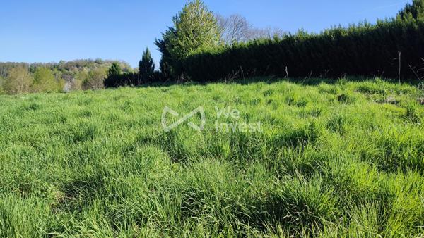 Terrain constructible et viabilisé de 1470 m2 sur les hauteurs de Cransac Les Thermes !