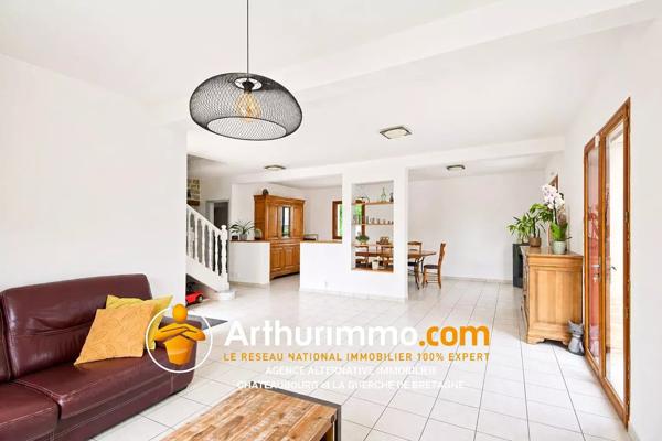 Vente                                                      Maison
                        
                     7 pièces                      162 m2                     à La Bouëxière