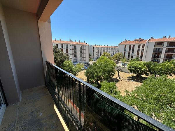 Salon De Provence Appartement 3 pièces avec balcon et parking