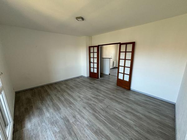 Salon De Provence Appartement 3 pièces avec balcon et parking