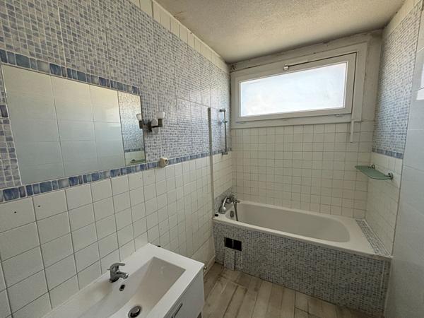 Salon De Provence Appartement 3 pièces avec balcon et parking