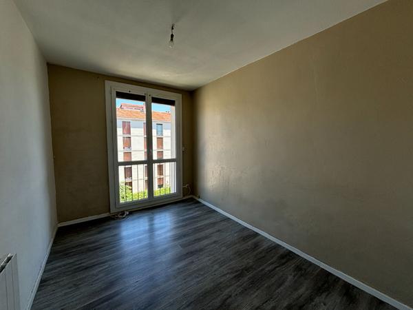 Salon De Provence Appartement 3 pièces avec balcon et parking