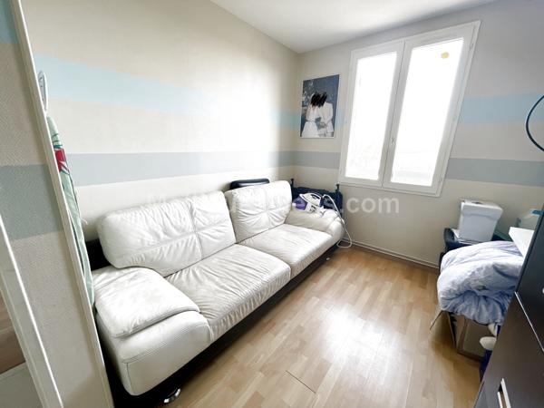  Maison 110 m2 proche de  Luzarches, 3 chambres, bureau, dressing, terrasse, jardin et garage.