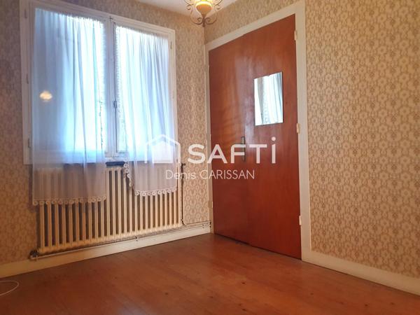 Maison 6 pièces + garage et dépendances