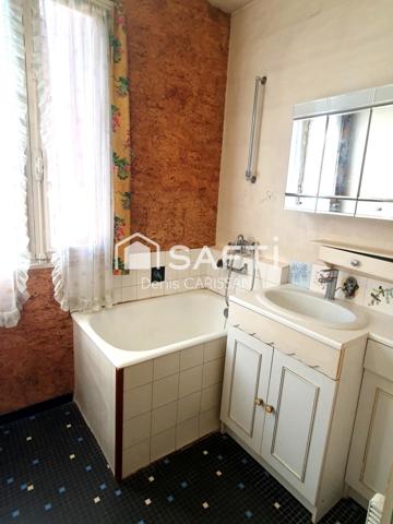 Maison 6 pièces + garage et dépendances