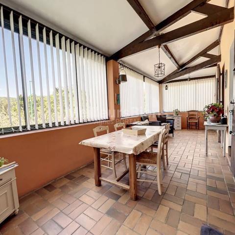 Maison 100 m2 habitables, Cour 140 m2 et Garage