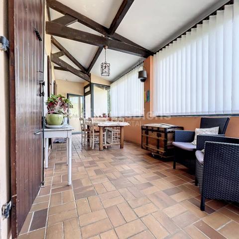 Maison 100 m2 habitables, Cour 140 m2 et Garage