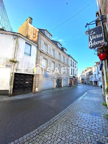 Hyper-centre de Rosporden-immeuble de rapport 3 plateaux- locale commercial refait à neuf loué- maison à rénover surface total de 420 m²