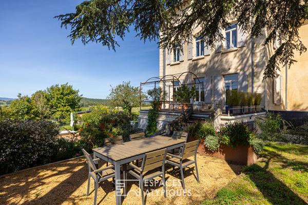 Appartement rénové au coeur d’un château avec jardin et piscine