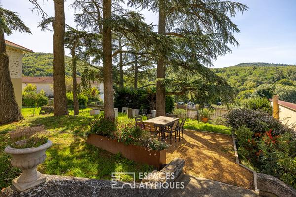 Appartement rénové au coeur d’un château avec jardin et piscine