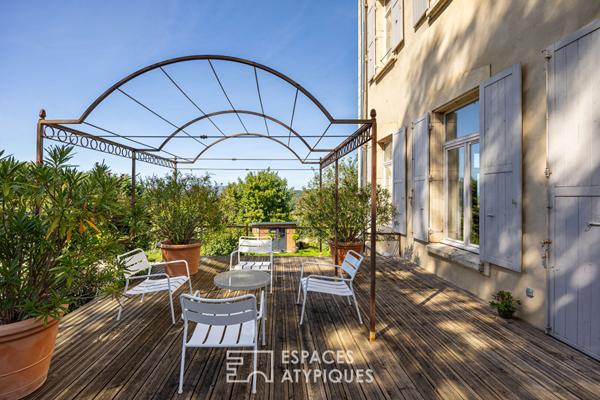 Appartement rénové au coeur d’un château avec jardin et piscine