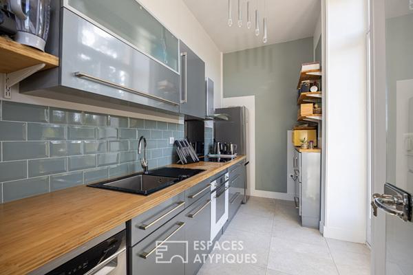 Appartement rénové au coeur d’un château avec jardin et piscine