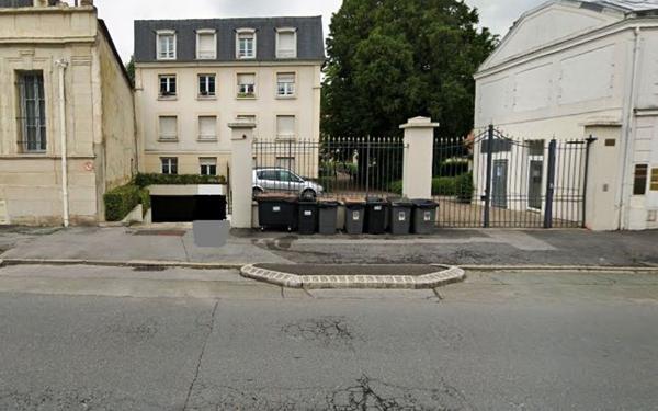 Stationnement à louer       Meaux