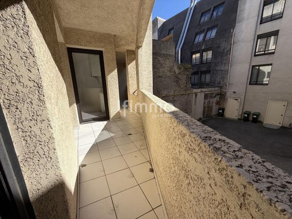 T2 avec terrasse 11 m² et parking – Proche Cité de Carcassonne