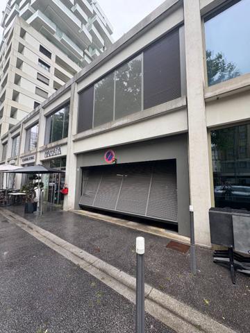 À VENDRE - LOT DE 5 PLACES DE STATIONNEMENT DE MOTO - LYON 3e