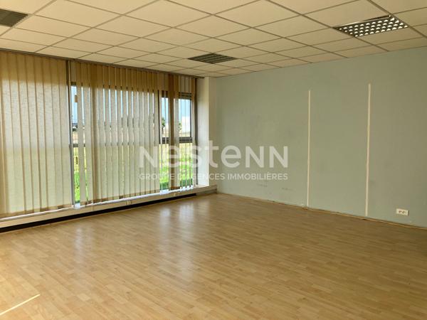 COQUELLES - PLATEAU DE 500 m²  en RDC À RÉNOVER ET DIVISIBLE - IDÉAL BUREAUX OU PROFESSIONS LIBÉRALES