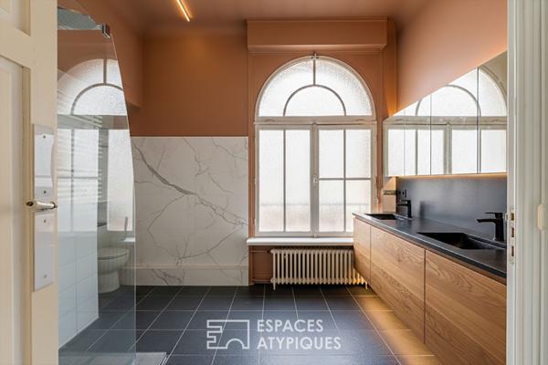 Duplex Art Déco aux volumes généreux dans la Villa Chaptal