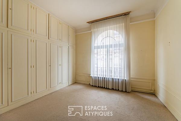 Duplex Art Déco aux volumes généreux dans la Villa Chaptal