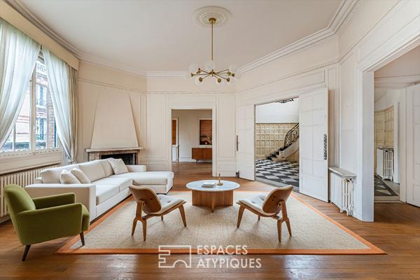 Duplex Art Déco aux volumes généreux dans la Villa Chaptal