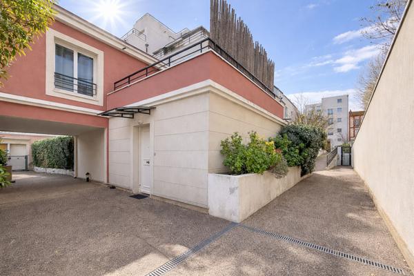 NANTERRE-PUTEAUX/ Avenue Félix Faure - Duplex 4 pièces - 3 Extérieurs- 1 Parking