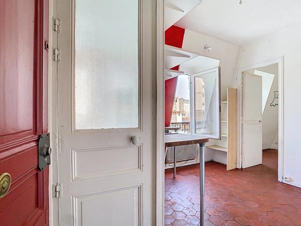 QUARTIER BELLEVILLE - METRO JOURDAIN - STUDIO 18,64m2 AU SOL