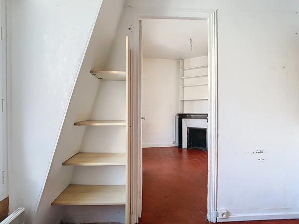 QUARTIER BELLEVILLE - METRO JOURDAIN - STUDIO 18,64m2 AU SOL